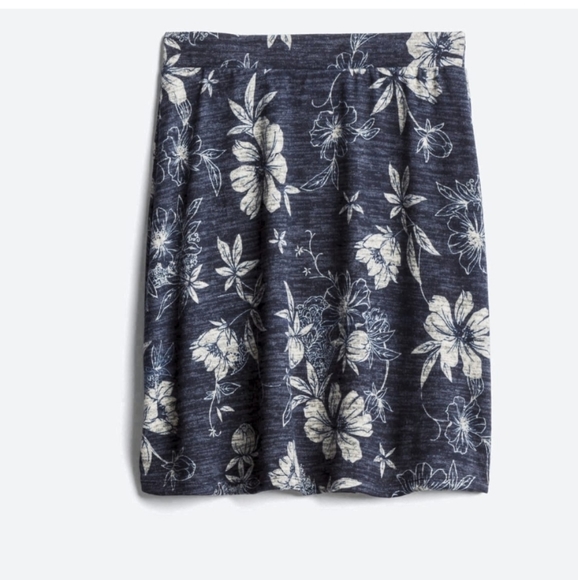 NWT  Gilli Flower knit skirt - Picture 3 of 4